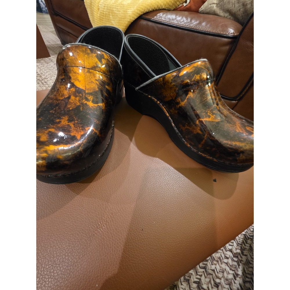 Dansko Abstract Copper Patent Leather Pro Clogs Professional sz 38/8